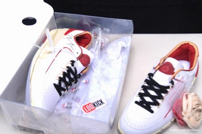 Cheap Husky Off-White Retro White Red Low 2 SP DJ4375-106 Jordan 0824